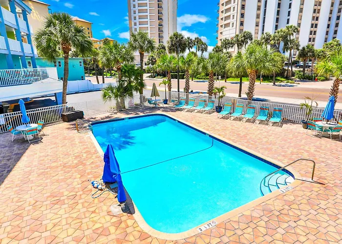 Pelican Pointe Hotel